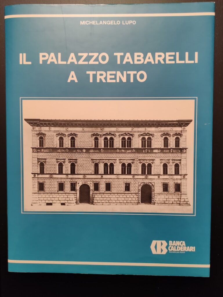 Dieses Bild hat ein leeres Alt-Attribut. Der Dateiname ist Buch_Il_Palazzo_Tabarelli_a_Trento-e1641241979494-769x1024.jpg